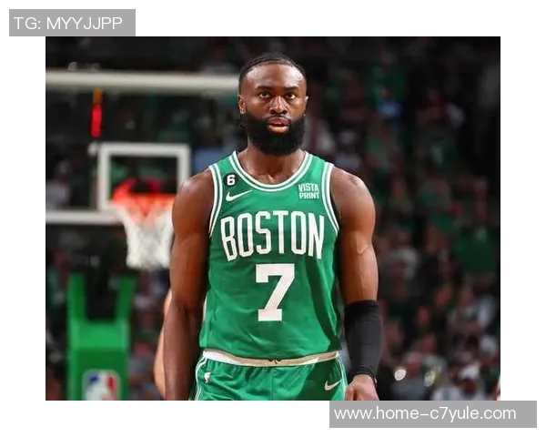 杰伦布朗昨日狂砍40分今日客场对阵鹈鹕出战存疑引发关注 杰伦布朗昨日狂砍40分今日客场对阵鹈鹕出战存疑引发关注