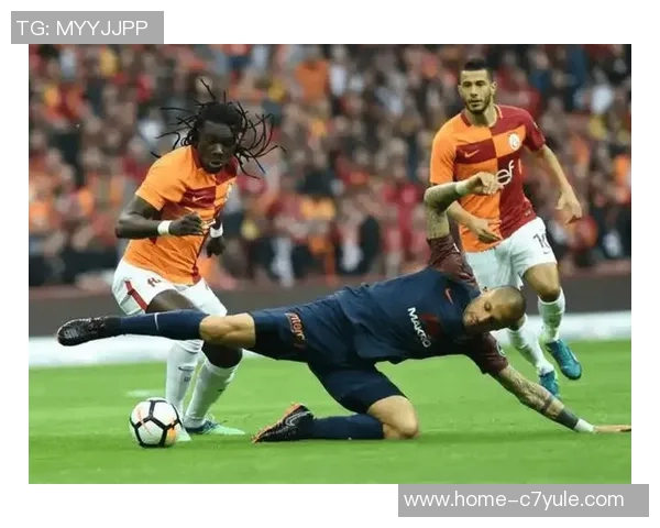 加拉塔萨雷主帅称欧冠收获关键1分满意球员表现展现团队精神